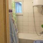 J Potpuno obnovljeno kupatilo u stanu Radmile Vukadin