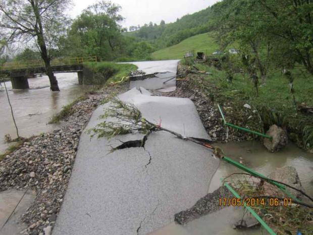 B Oštećeni su mnogi infrastrukturni objekti