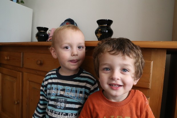 G Filip i Nikola, dva dvogodišnjaka sada u obnovljenom stanu