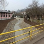 H Radovi na regulaciji korita potoka koji su izvedeni u sklopu EU Programa za oporavak od poplava zaštitili su školu