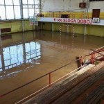 N Sportska dvorana Srednjoškolskog centra u Doboju nakon poplava