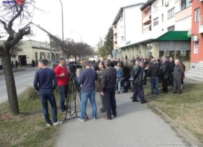 2017-02-28 PROTEST UDRUŽENJA ZA ZAŠTITU ŽIRANATA BIH U MODRIČI (18)